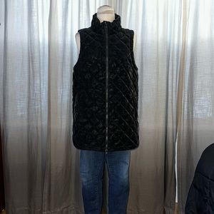 Athleta Velvet Whisper Featherless Vest